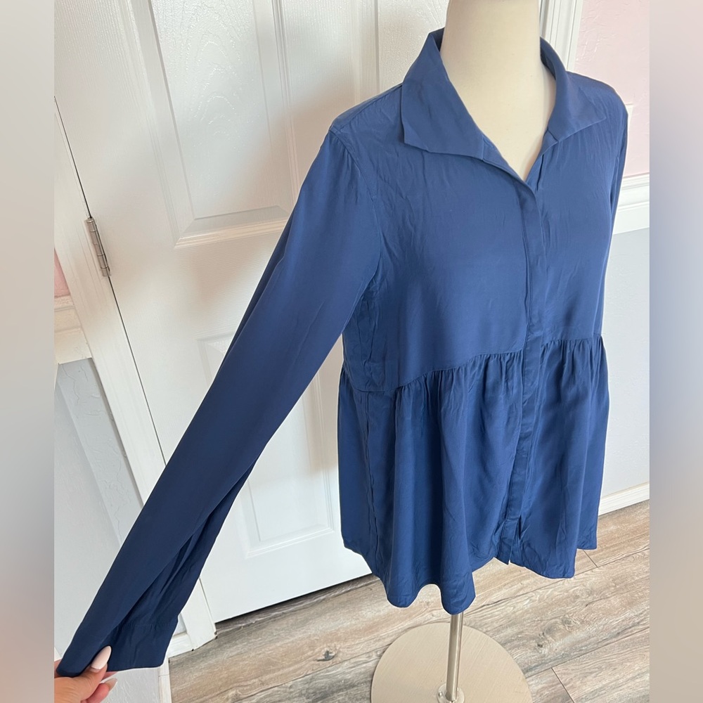 Lafayette‎ 148 New York Blue Silk Button Up Blouse Size M - Picture 4 of 12